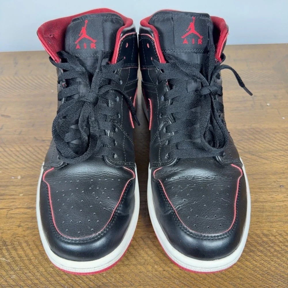 Air Jordan 1 Mid‎ Shoes Mens 9 Black Red Bred Leather Basketball Sneakers